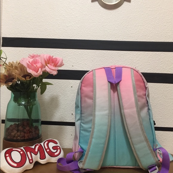 Delia’s Backpack - Picture 4 of 4